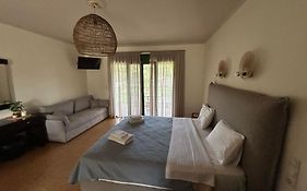 Aiora Suites